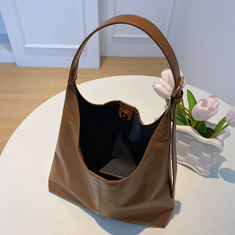 Bolso tote Kimberly + Neceser de regalo